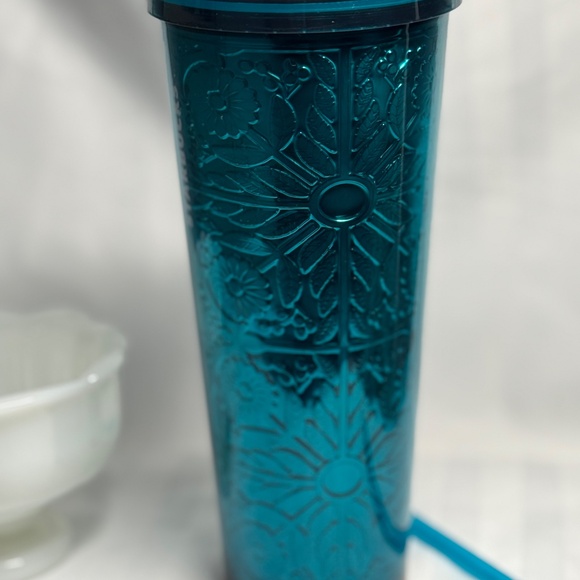 Starbucks 2017 Limited Edition Teal Embossed Floral Tumbler 24oz w/ Straw, Rare - Picture 3 of 8